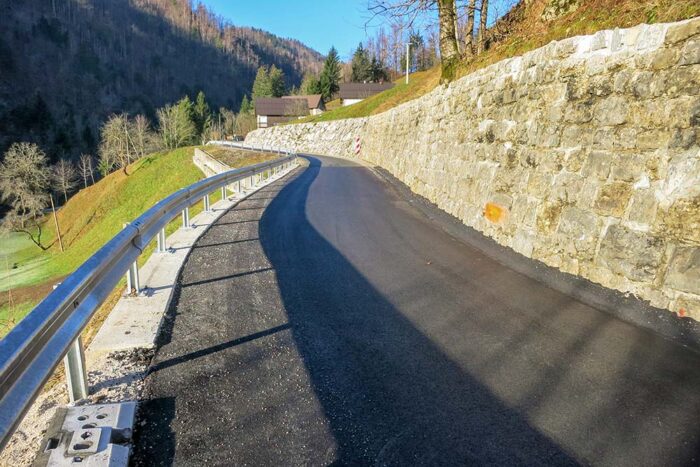Sanacija zidu Kanomlja na regionalni cesti Dolenja Trebuša-Spodnja Idrija